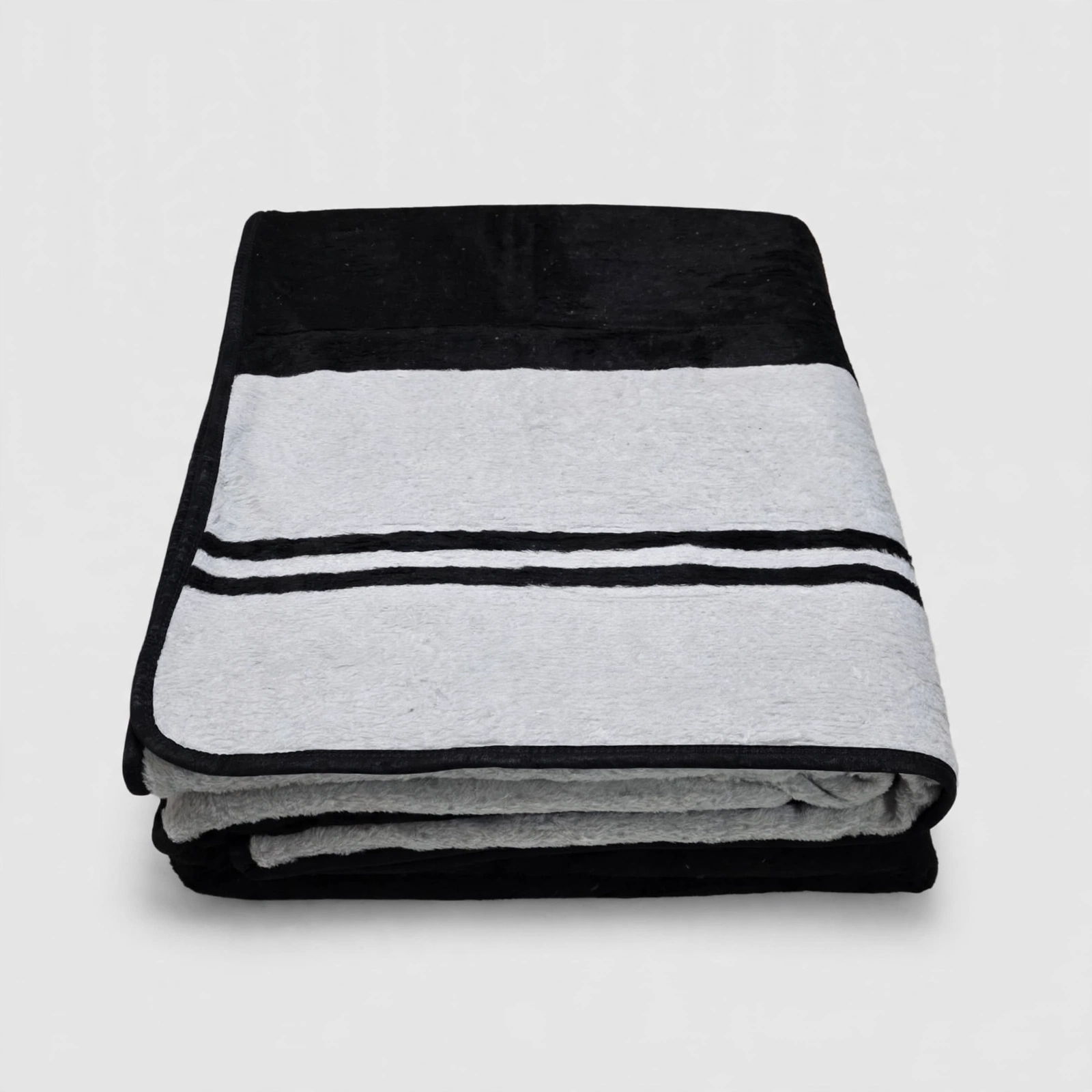 Couverture polaire double face rayures noir et gris clair