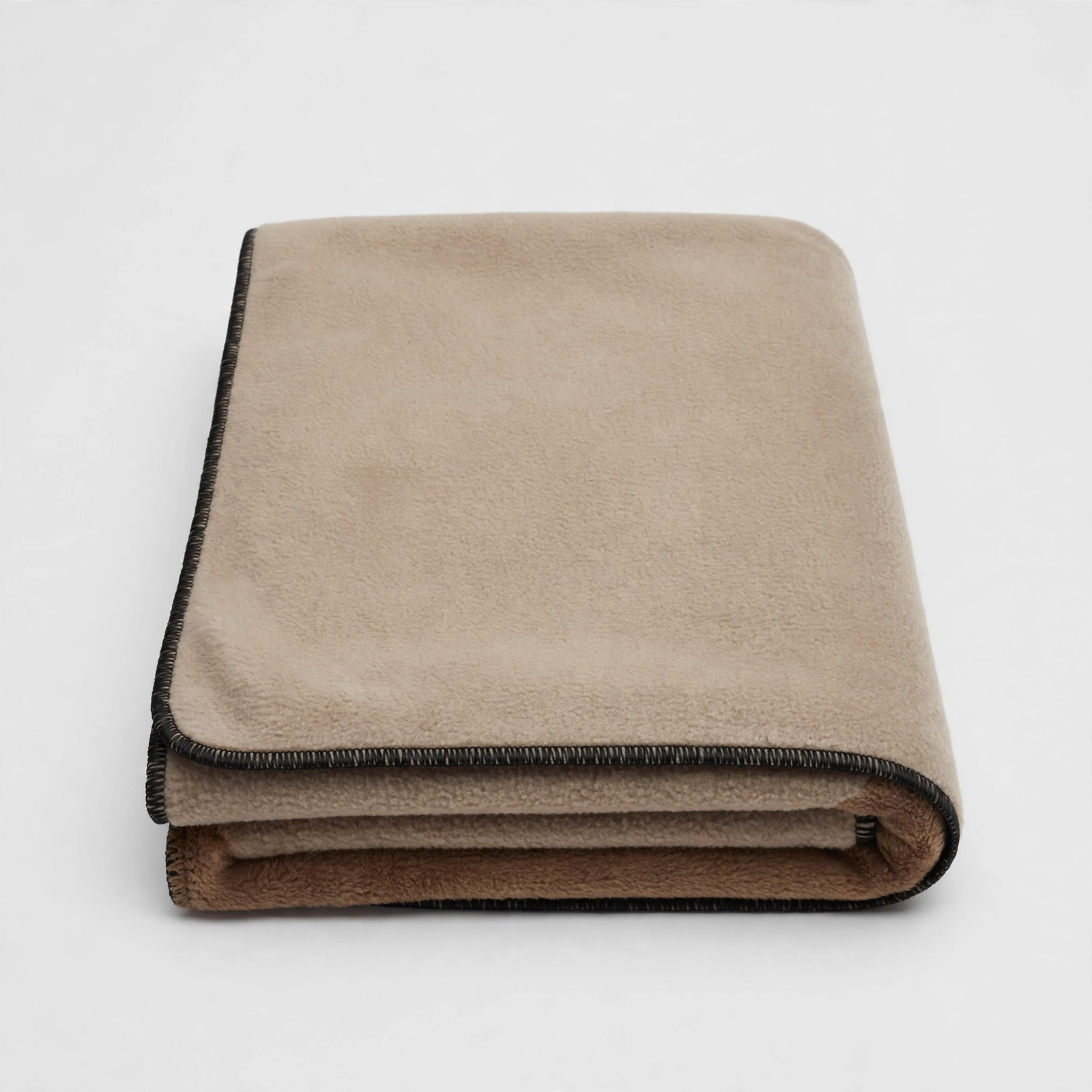 Couverture Polaire Double Face Unie Gris Clair Gris Foncé pliée
